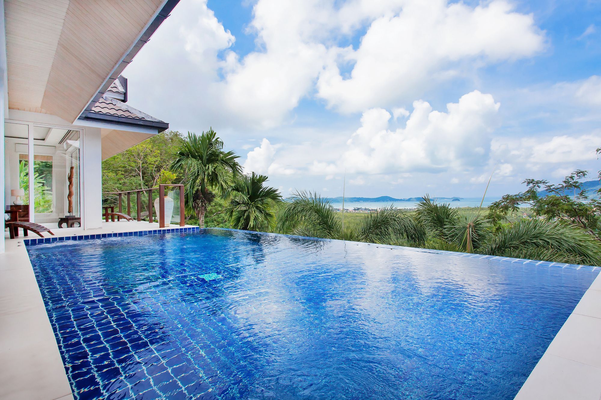 Nai Harn Villa Alangkarn Andaman 5 Bed Infinity Pool With Incredible View מראה חיצוני תמונה